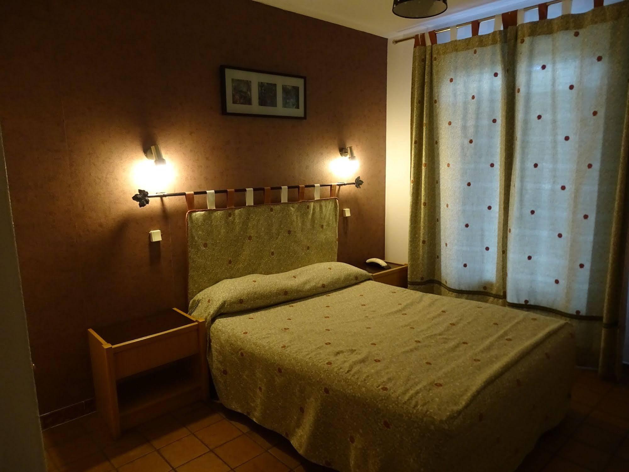 Saint Michel Hotel 2*